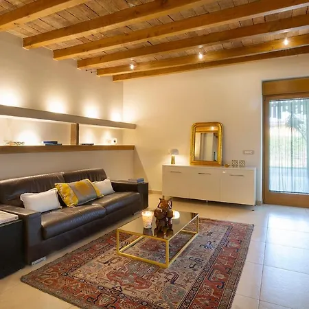 فيلة Massoni Wine Relais, بسكييرا ديل غاردا