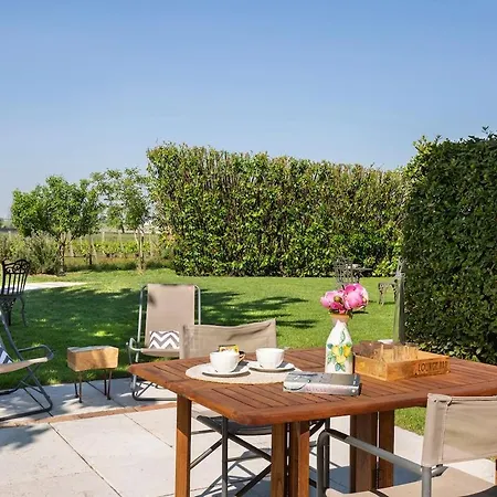 فيلة Massoni Wine Relais, بسكييرا ديل غاردا